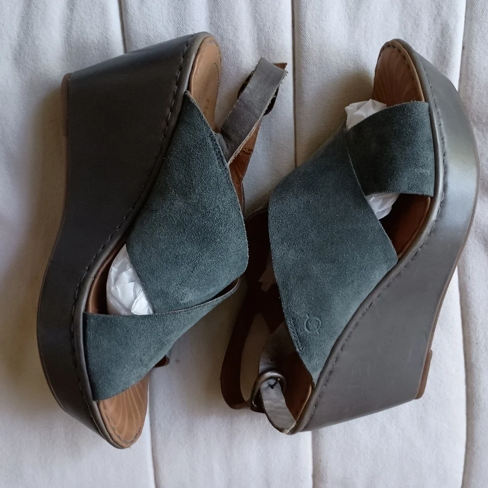 Born Women's Strappy Wedge Sandals_11